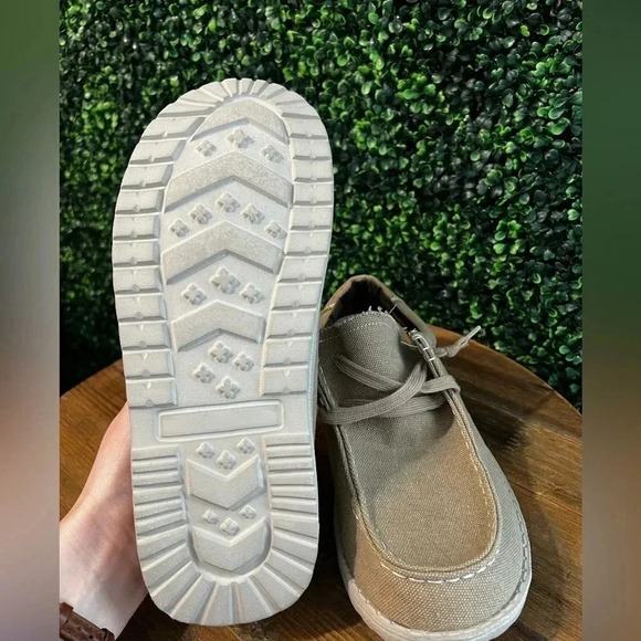 Mr. J Men’s Shoes - Size 9 - Picture 6 of 6